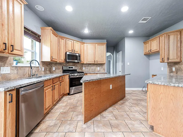 3720 Armand Dr — Photo 15