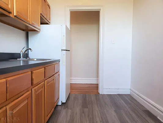Rented by Hillel Realty Group | media 6