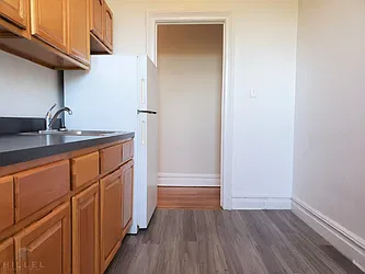 Rented by Hillel Realty Group