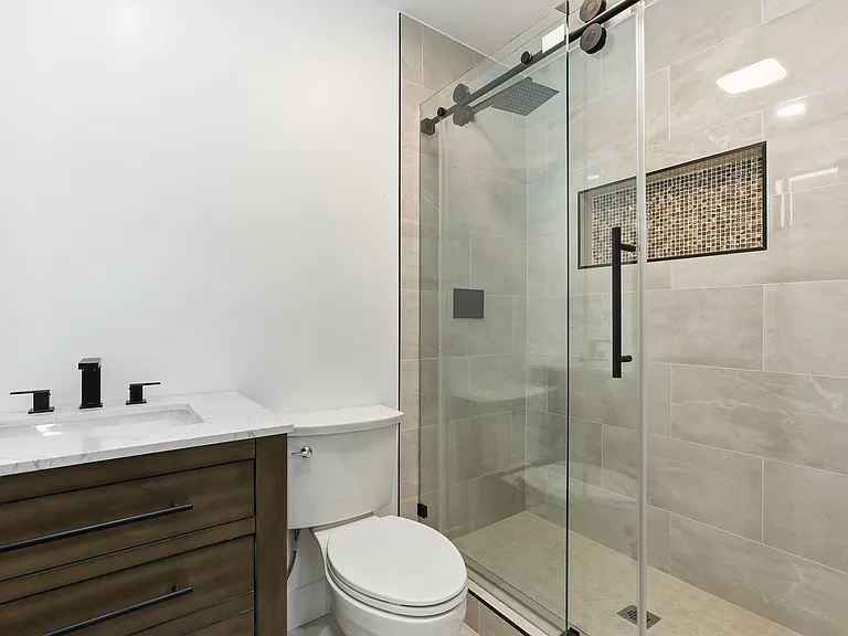 3126 Blanchard St — Photo 10