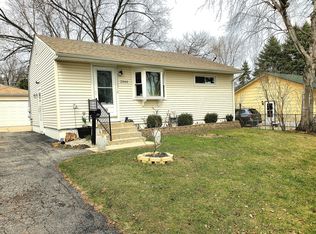 2500 Dakota Rd, Waukegan, IL 60087