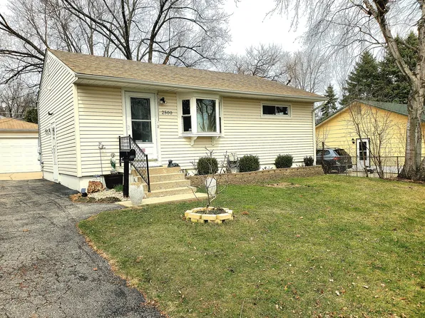 2500 Dakota Rd, Waukegan, IL 60087