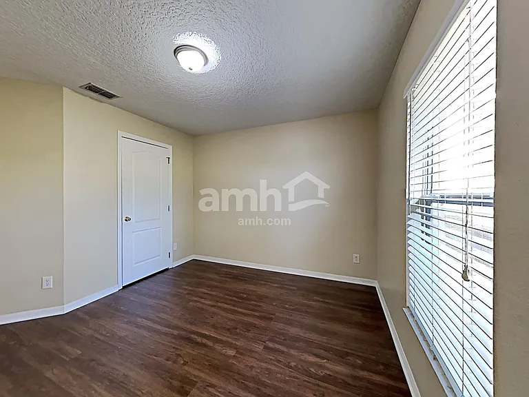 660 Winding Lake Dr — Photo 16