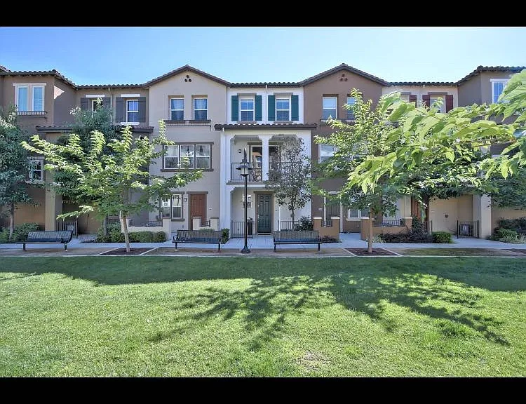 592 Messina Gardens Ln #592 — Photo 9