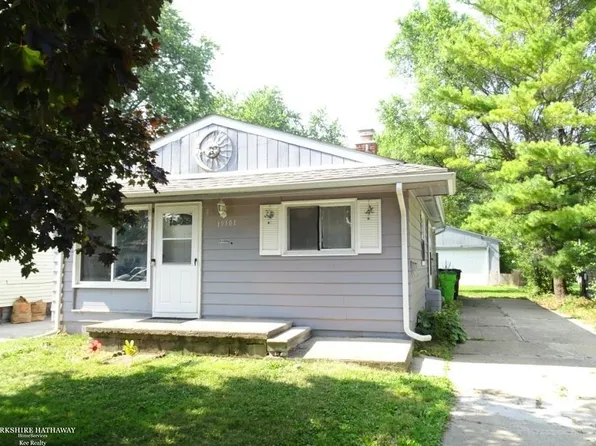 19101 Colorado St, Roseville, MI 48066