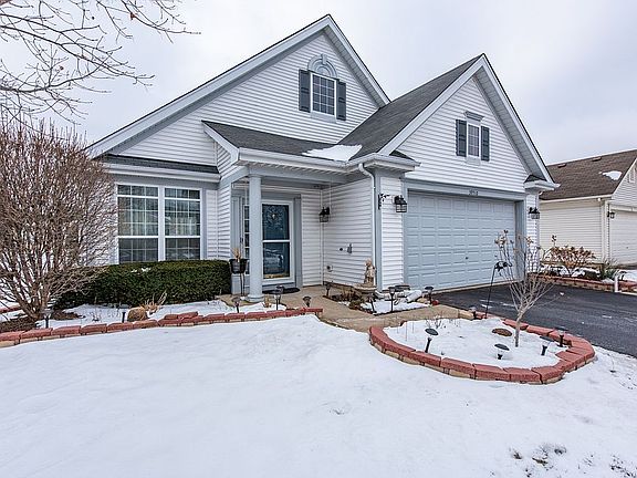 2nd image of 39510 N Cambridge Blvd