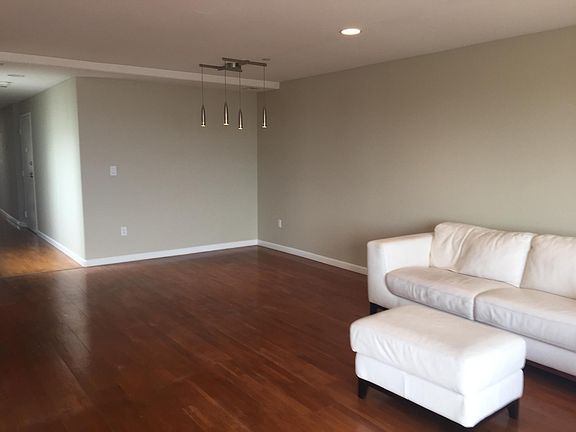 4th image of 1073 Texas St