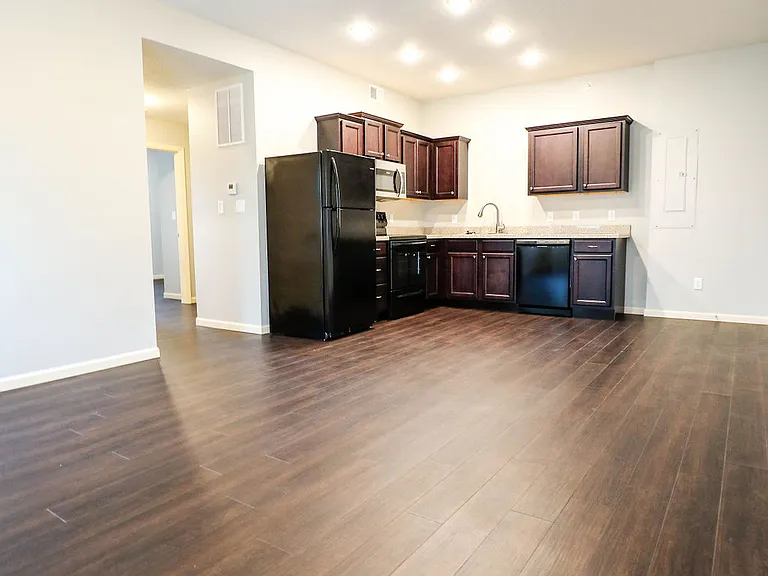 600 E Harrison St #C-301 — Photo 2