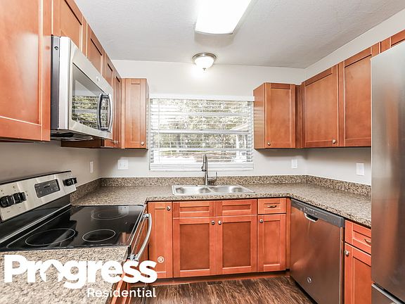 5th image of 26430 Sleepy Hollow St