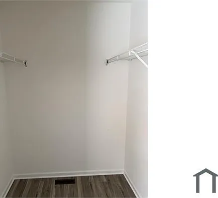 105 Canterbury Ln — Photo 7