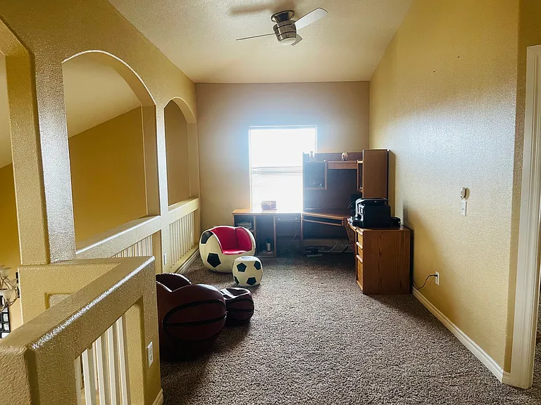 425 Emerald Shore Ln — Photo 8