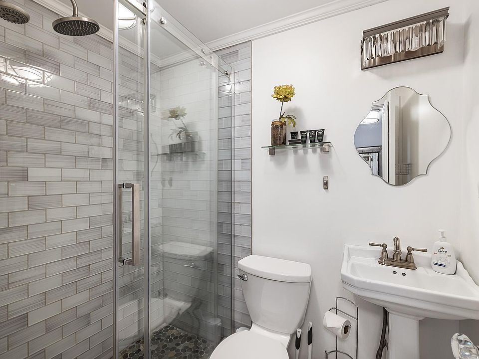 1st image of 228 Catharine St #C