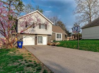 4701 Queal Dr, Shawnee, KS 66203