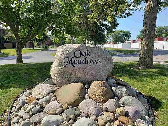 2nd image of 8867 Oak Meadow Dr Unit 22