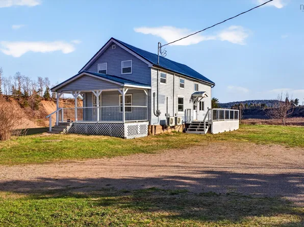 376 Highway 2, Lower Five Islands, NS B0M 1N0