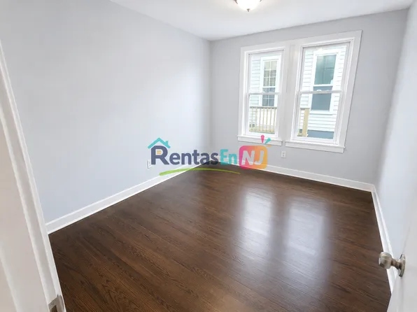 211 Summer Ave #14, Newark, NJ 07104