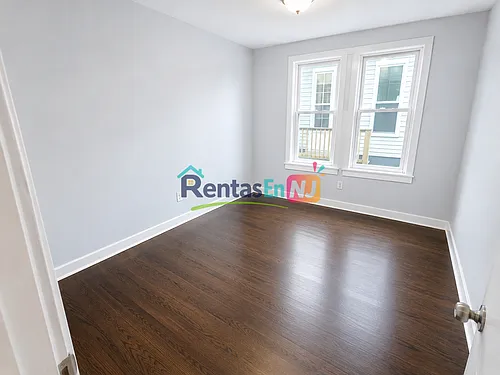 211 Summer Ave #14 Photo 1