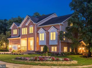 12037 Stuart Ridge Dr, Herndon, VA 20170