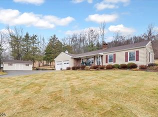 10 W Valley Brook Rd, Long Valley, NJ 07853