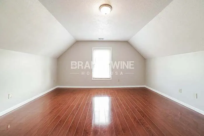 7477 Stonington Dr — Photo 6
