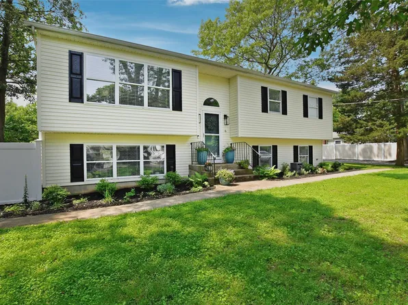 6 Zebra Road, Rocky Point, NY 11778