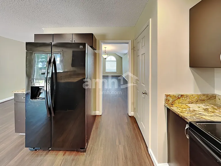 209 Kindlewood Dr — Photo 3