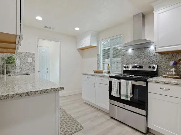 2364 E Harding Way, Stockton, CA 95205