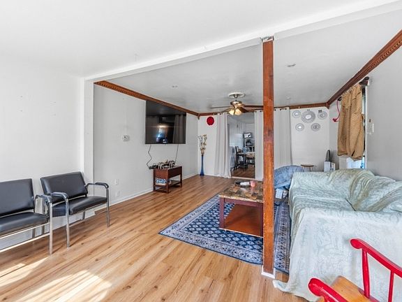 4th image of 127 Union Ave