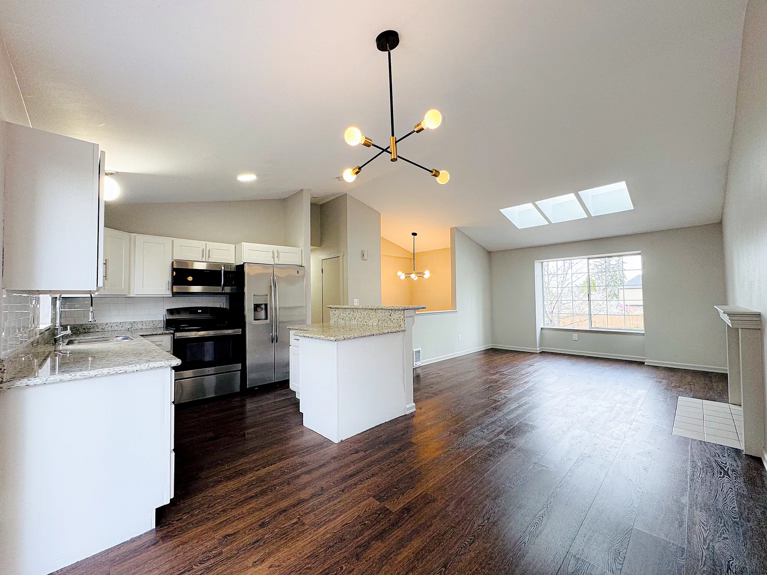 7027 Northeast 152nd Court — Photo 2