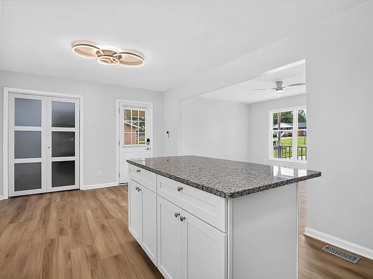 912 Kearney Dr — Photo 14