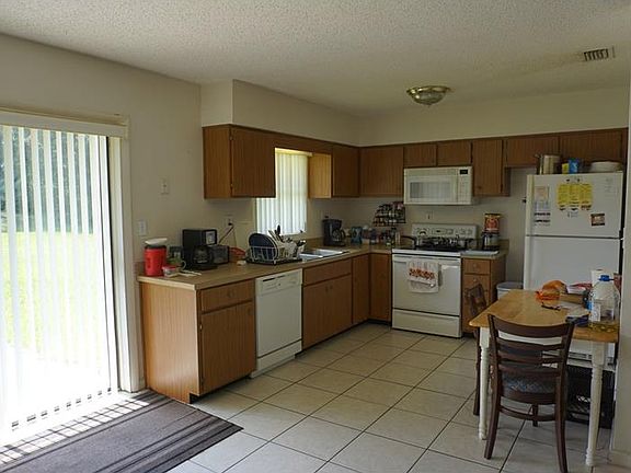 5th image of 2401 Narcissus Ave