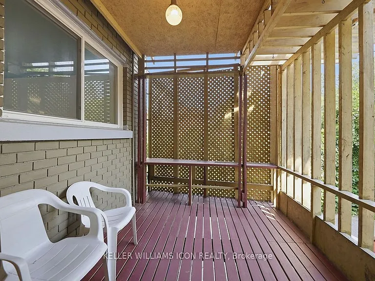 873 Woodroffe Ave — Photo 35