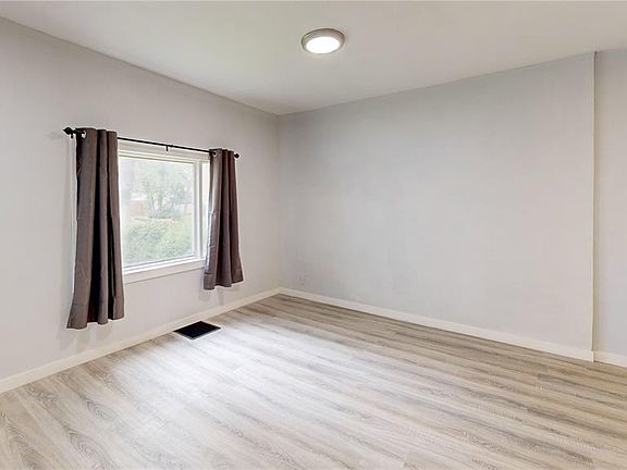 5th image of 1343 Rae STREET