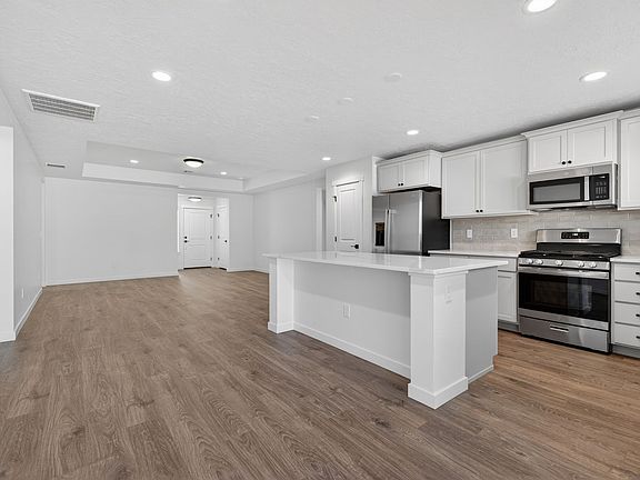 3rd image of 17543 Colter Ridge Ave