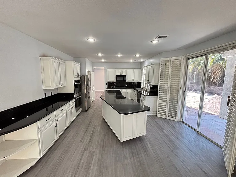 8207 Vista Colorado St — Photo 17
