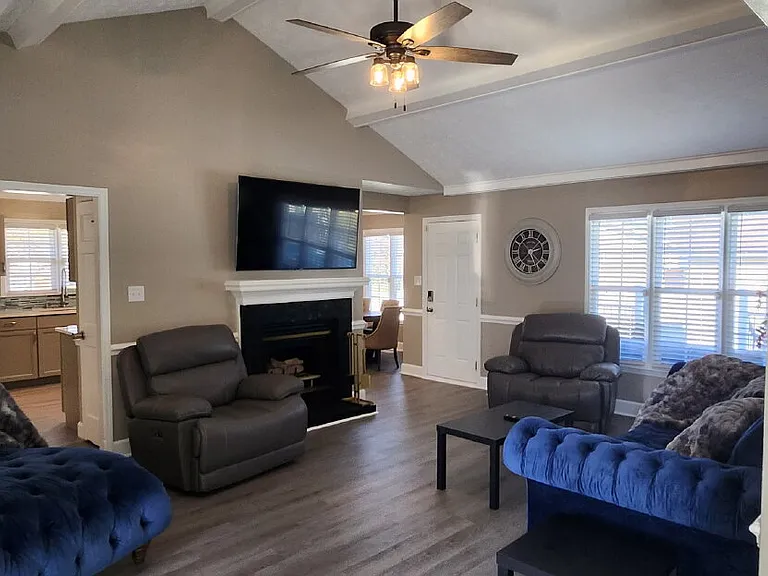 258 Kenwood Dr — Photo 4