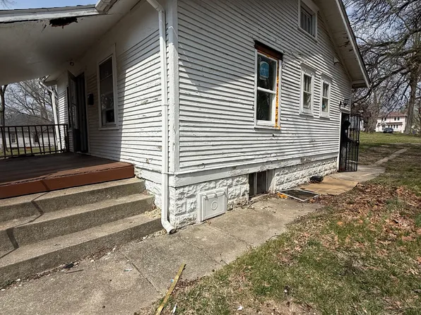 830 E Rogers Ave, Decatur, IL 62521