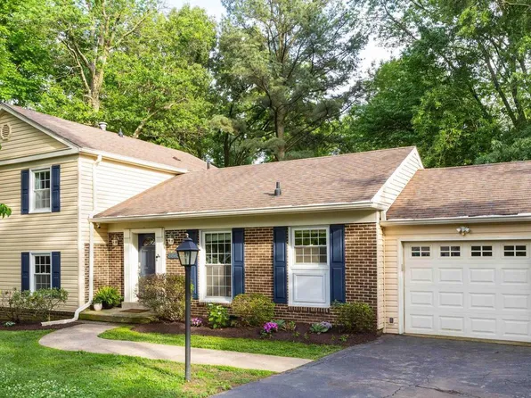 3803 Stoneybrooke Ct, Alexandria, VA 22306