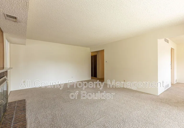 600 Manhattan Dr #5B — Photo 8