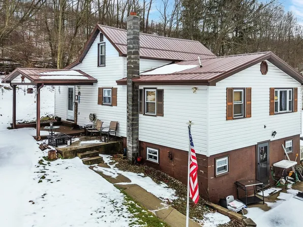 123 Country Ln, Portage, PA 15946