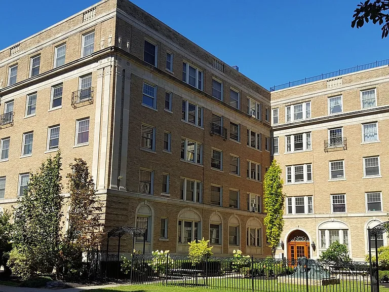 Bryant Apartments — Photo 38