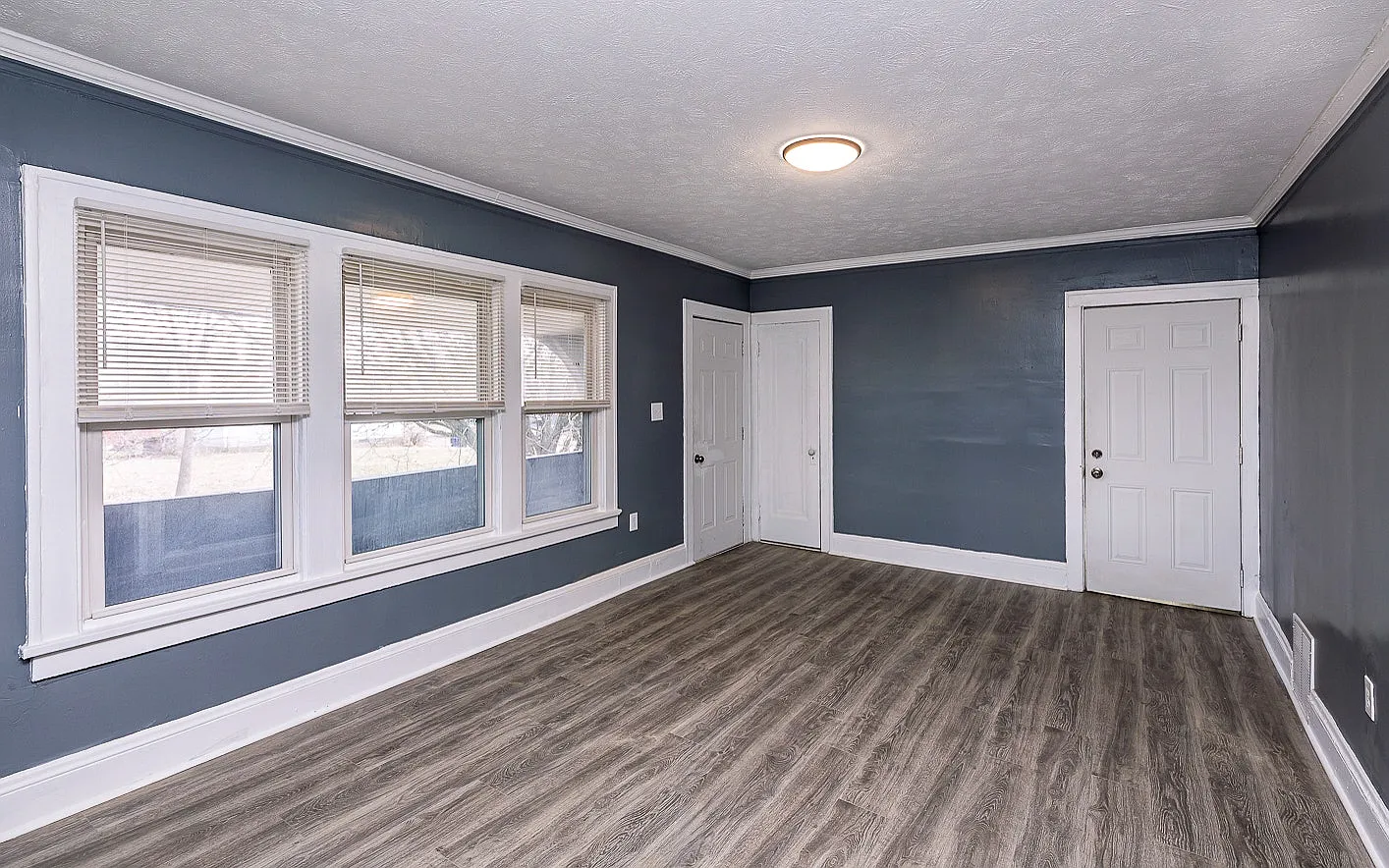 3924 East 123rd Street, Unit Unit B (Upstairs) — Photo 2