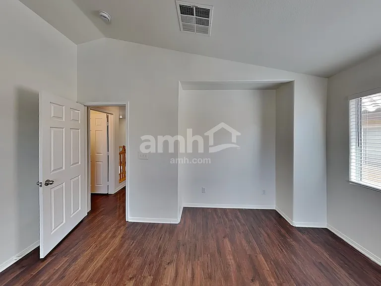 6473 Karlsen Ct — Photo 8