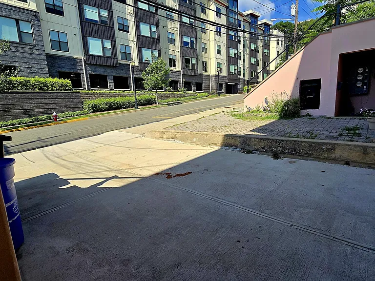 27 Russell Ave #1 — Photo 10