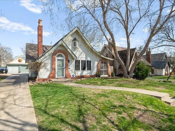 26 E 70th Ter, Kansas City, MO 64113