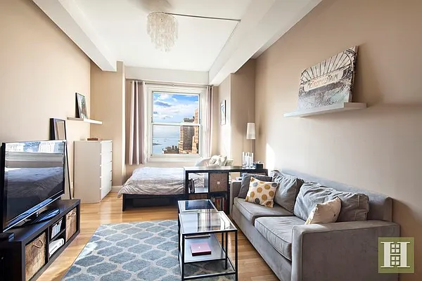 Rented by Halstead Real Estate | media 13