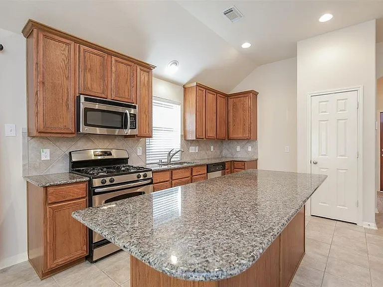 11414 Ryan Manor Dr — Photo 3