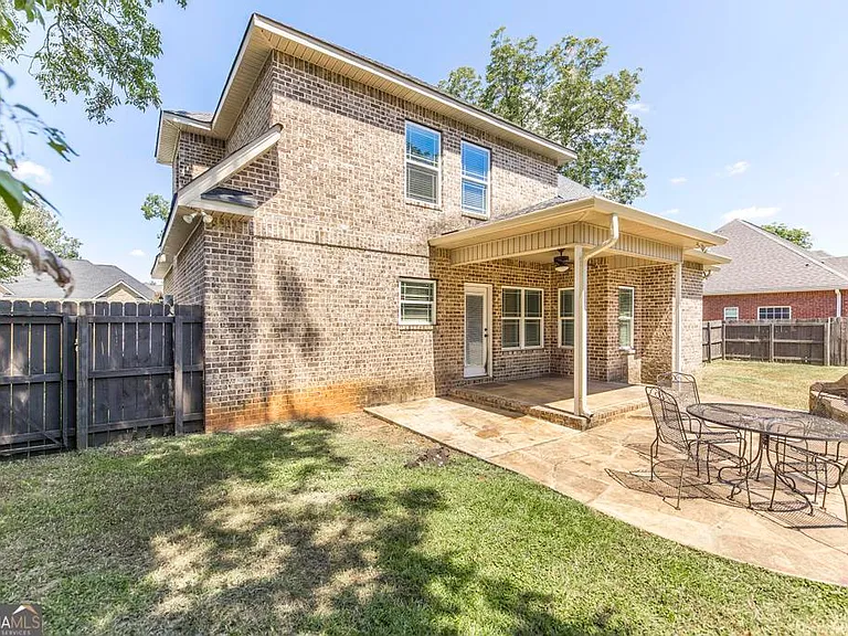 203 Norfolk Cir — Photo 29