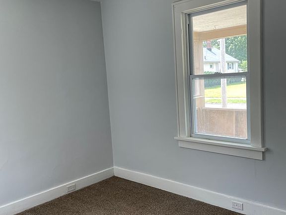 5th image of 949 Wyley Ave