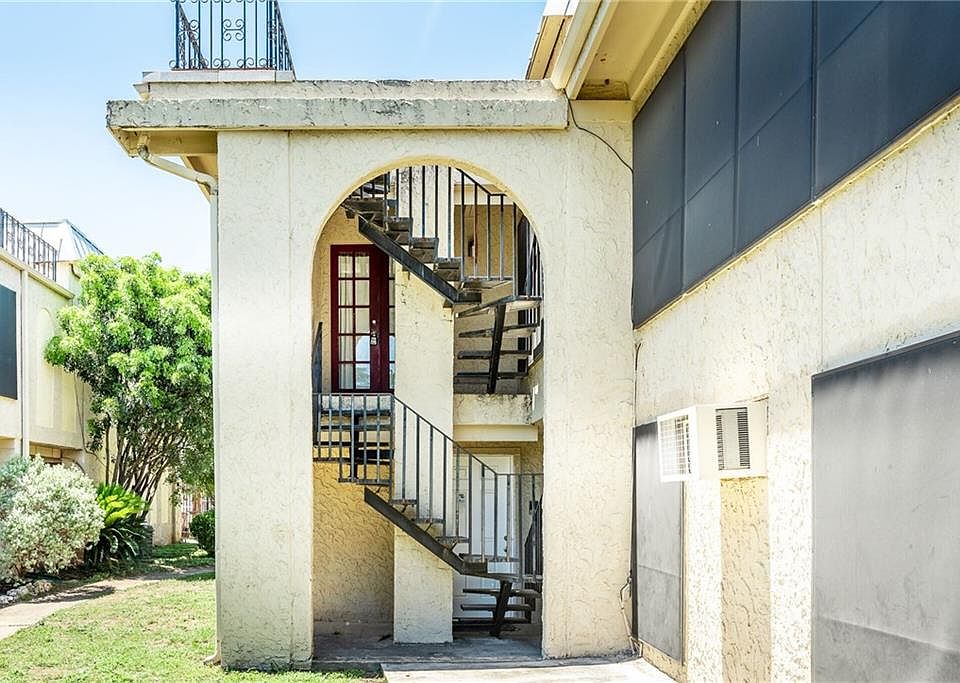 1st image of 5806 Circulo Dr #B-12